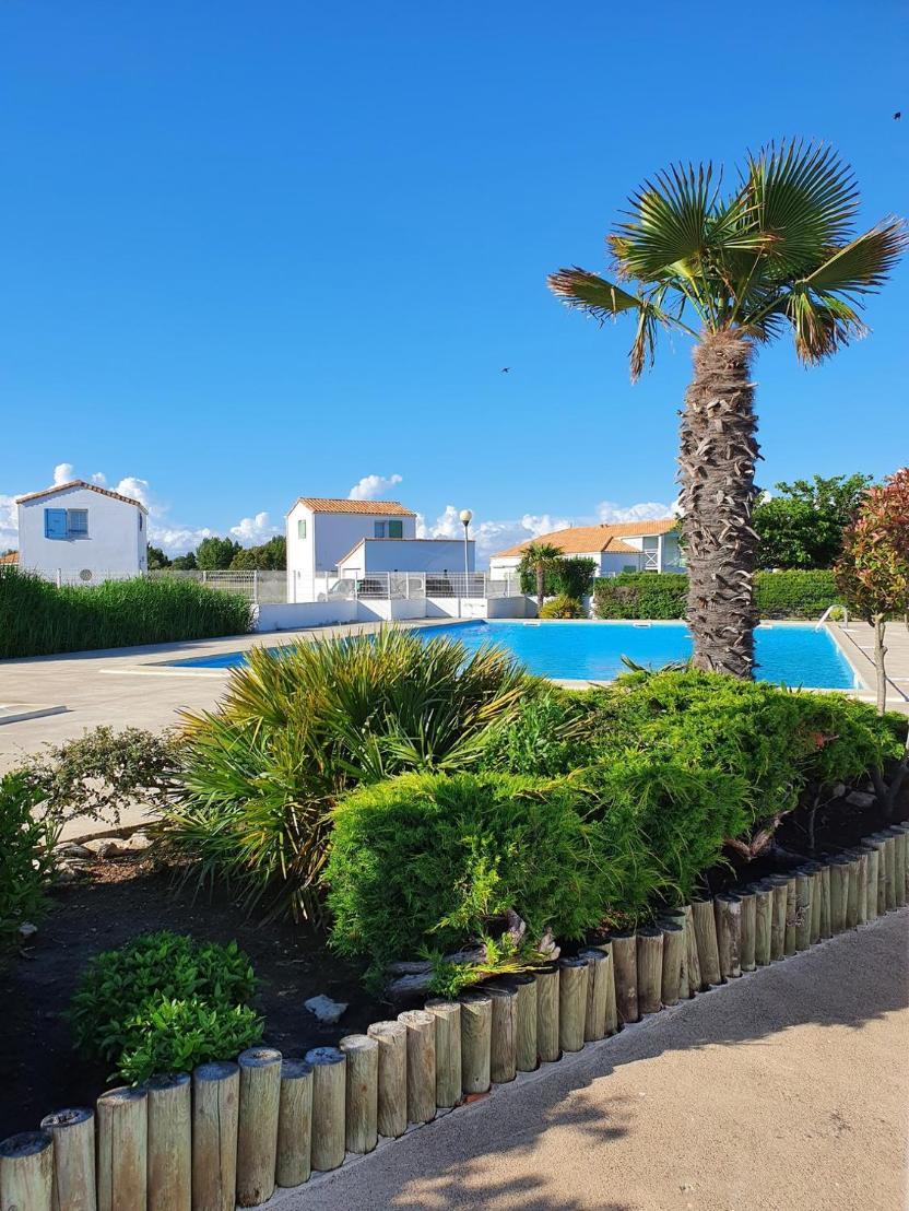 Holiday home Maison Les Dunes Avec Piscine Collective